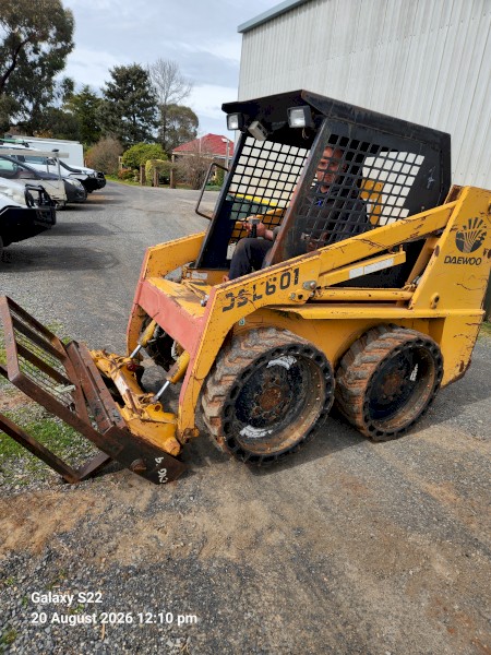 1999 Daewoo DSL601 Skid Steer loader