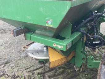 Donder 1500L Spreader