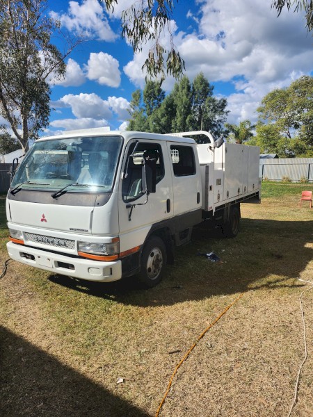 2004 Mitsubishi Canter Service Truck