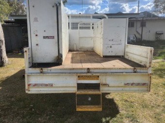2004 Mitsubishi canter service truck