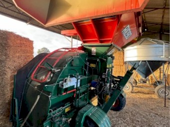 Richiger 10ft silo bag loader R1090