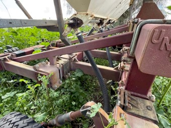 Unibar Fertilizer Hilling rig 