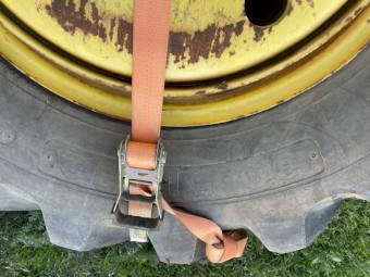 30.5 32 tyres and 10 stud rims