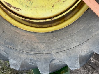 30.5 32 tyres and 10 stud rims