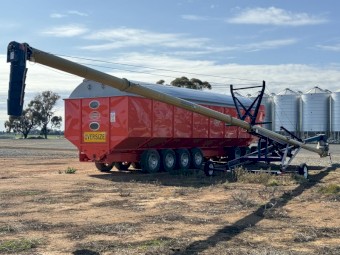 Harvest International H1074XT Torpedo 74ft x 10inch Swing Away Auger