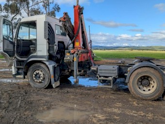 2004 Volvo FM9 Single Axle Prime Mover