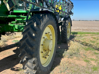 John Deere 4920 Self Propelled Sprayer