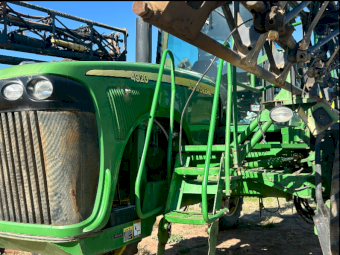 John Deere 4920 Self Propelled Sprayer
