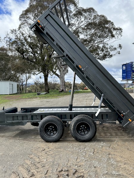 New Fully Optioned MD Trailer Flat Top Tipper