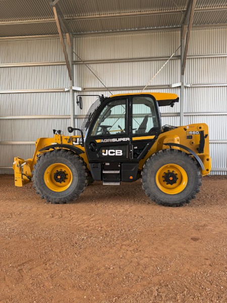 2022 JCB 560-80 Telehandler