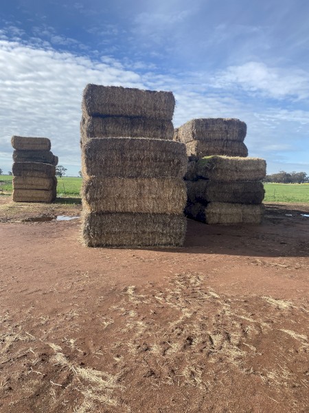Top & Bottom Wheat Straw bales