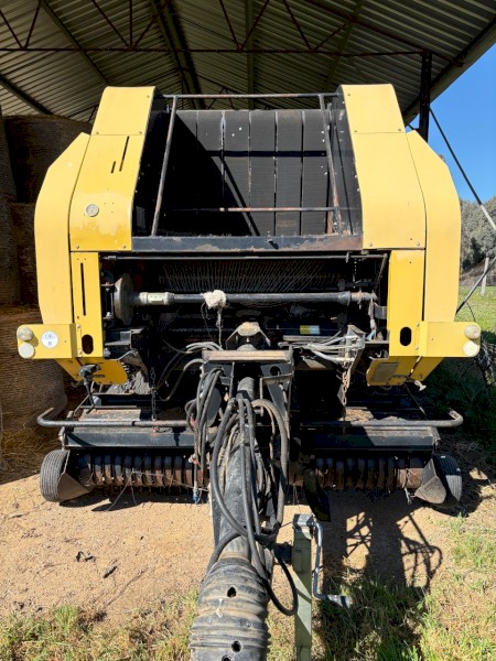 2008 New Holland BR7070 Round Baler