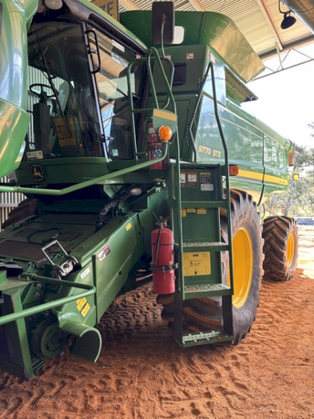 2009 John Deere 9770 STS Harvester