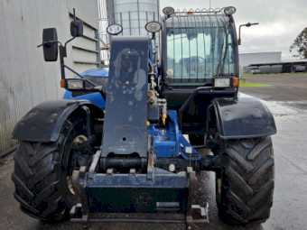 2015 New Holland LM7.42 Telehandler