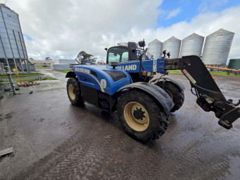 2018 New Holland LM7.42 Telehandler
