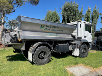2019 MAN TGM 18.340 Spreader Truck