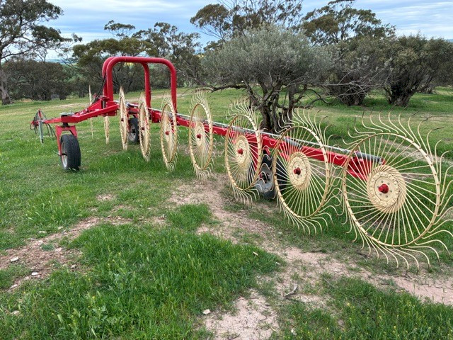 Enorossi RT-9 Hay Rake