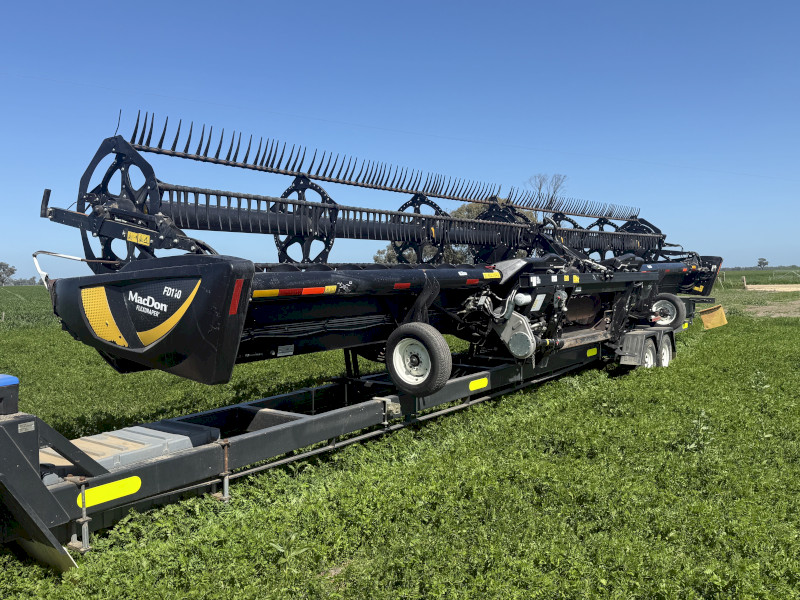 2020 Macdon FD140 Flex Draper Front