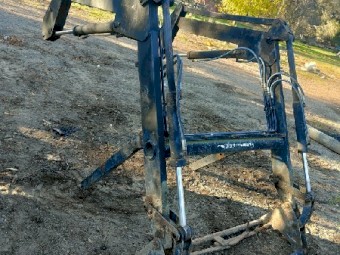 Loader Frame &amp; 4in1 Bucket