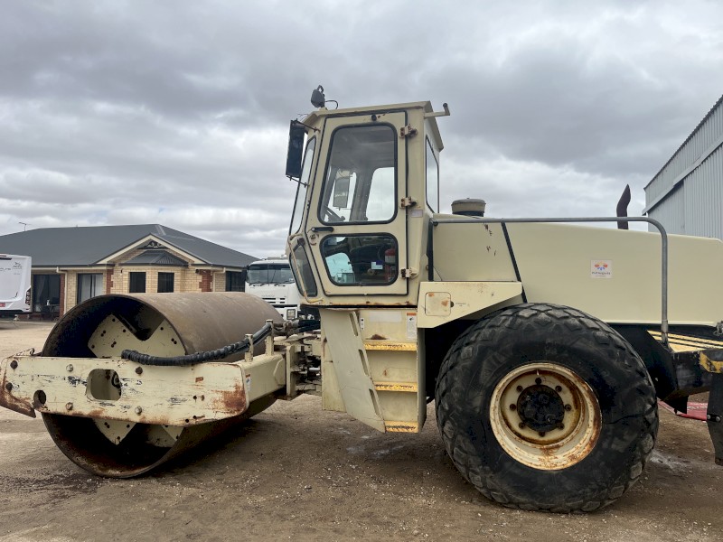Ingersoll Rand Vibrating Roller 1999