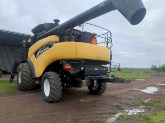 2003 New Holland CR 960 Header