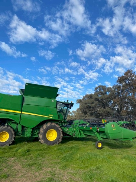 2014 John Deere S680 Header with John Deere 640D Front