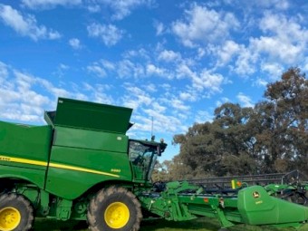 2014 John Deere S680 Header with John Deere 640D Front