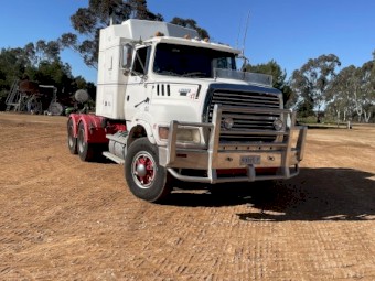 1993 Ford L9000 Prime Mover