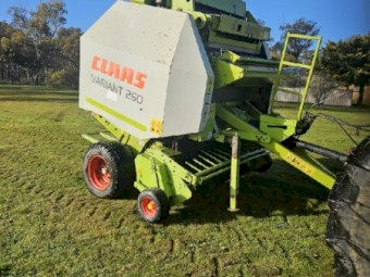 Claas Variant 260 Round Baler
