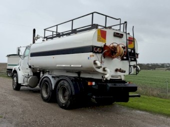 Water truck - Sterling 2005 LT7500 