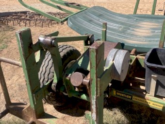 Hustler 4000 chainless Bale Wagon