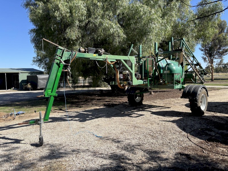 Goldacres Windrow Boom Spray