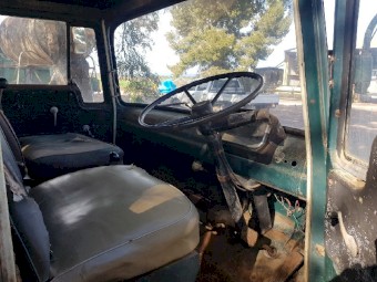 Bedford truck tipper tipping tray bulk bin grain feeder