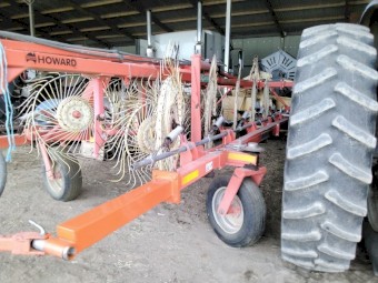 Howard 10 Wheel V Rake