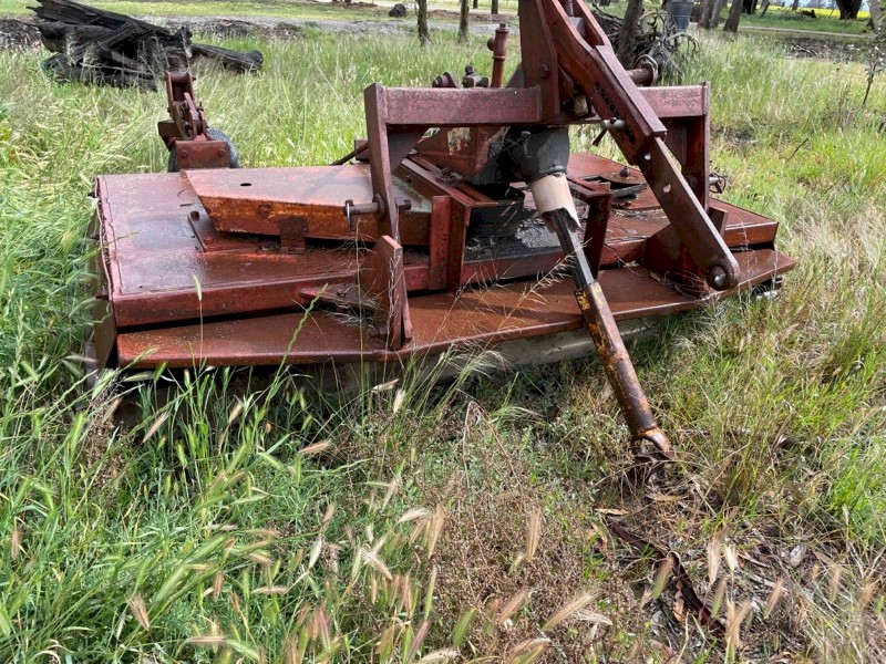 International three point lickage 6ft 3 rotor Slasher