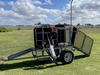 Gallagher crutch and dag sheep handler