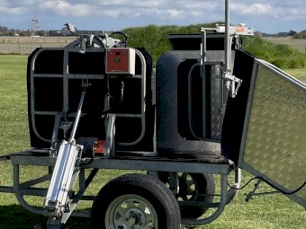 Gallagher crutch and dag sheep handler