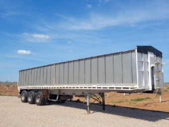 40ft x 5 ft white toa convertiblle trailer tipper