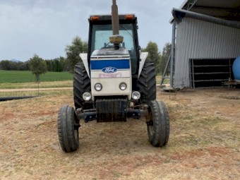 Ford 8401 tractor