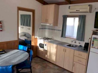 2 Bedroom Jayco Cabin For Sale ready to load up