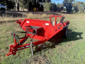 WMI Elite Hay Feeder