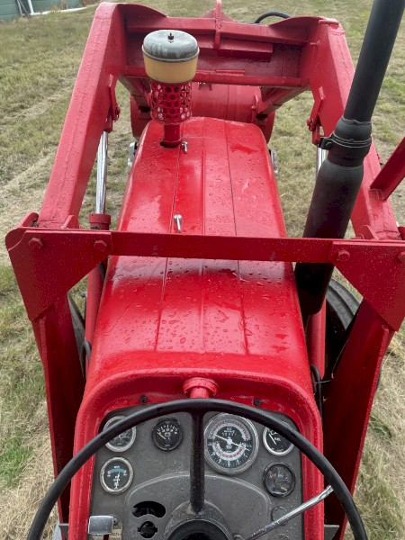 Massey Ferguson 165 with Loader