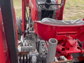 Massey Ferguson 165 with Loader