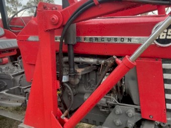 Massey Ferguson 165 with Loader