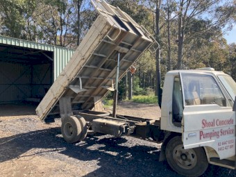 1984 Mazda T3000 tipper