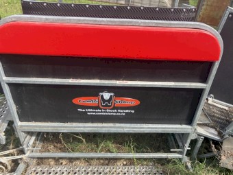 2021 Combi Clamp Sheep Handler