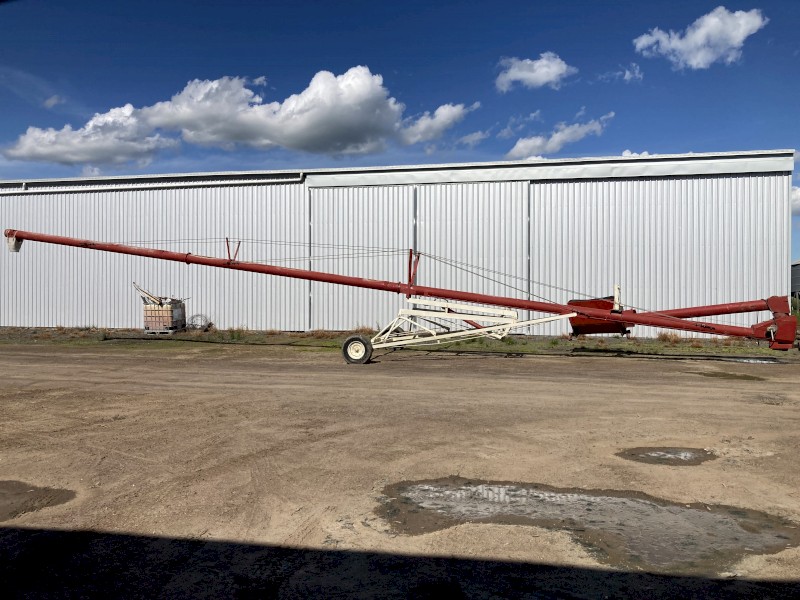Farm King 1070 Swing away auger