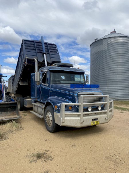 Freightliner FL112 Truck and Dog