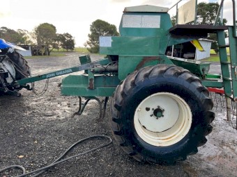 Under Auction - (A200) John Shearer TCD 27 Row 6/90 Combine 