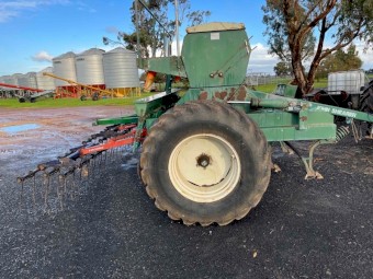 Under Auction - (A200) John Shearer TCD 27 Row 6/90 Combine 